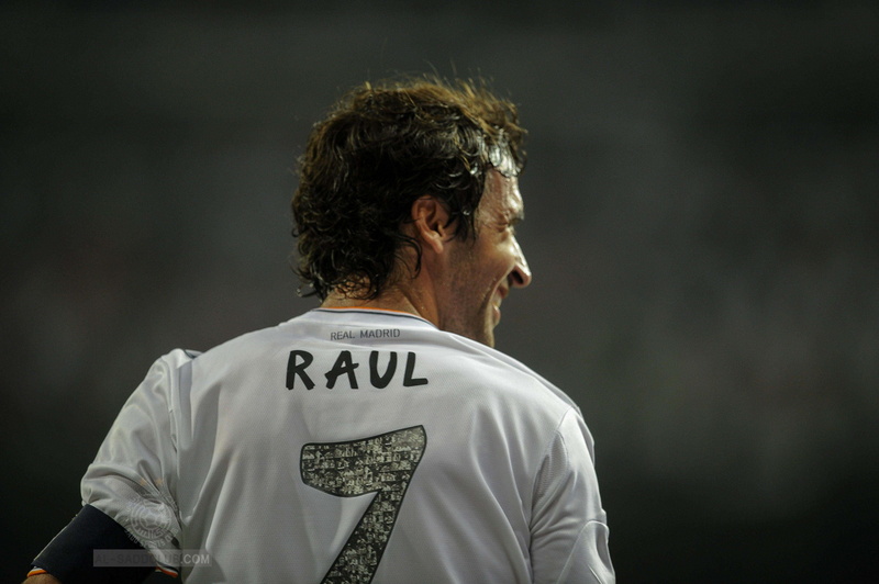 farewell match Raul 2013, real Madrid, hairstyle, leisure activity, casual clothing, studio shot, portrait, indoors, Raul, waist up, rear view, lifestyles