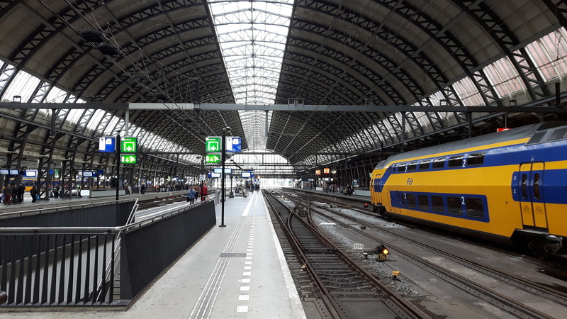 architecture, mode of transportation, 4K, train, leaving, passenger train, incidental people, holland, netherlands, day, track, diminishing perspective