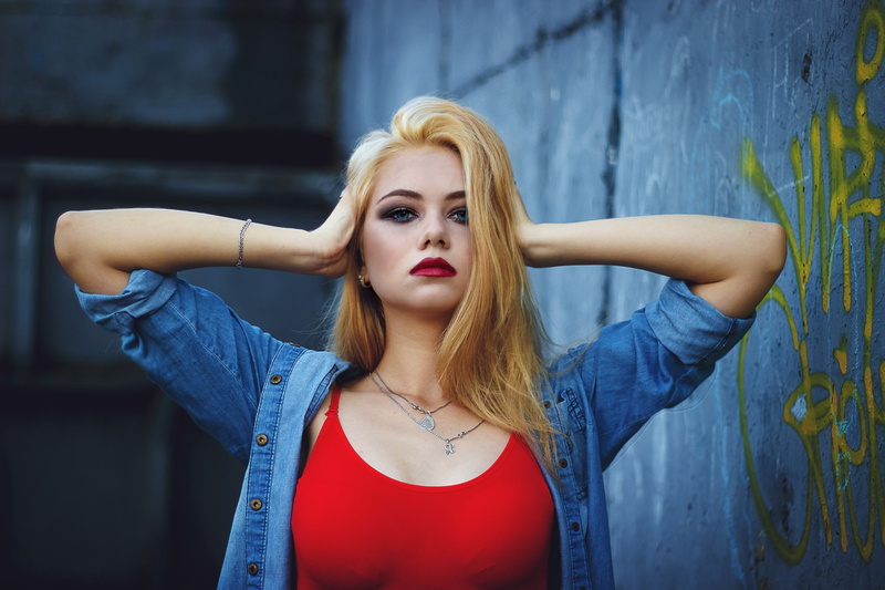 women outdoors, blonde, women, red lipstick, blue eyes, necklace, portrait, 2K, shirt, Yana Rzheusskaya, red tops, denim, hands on head