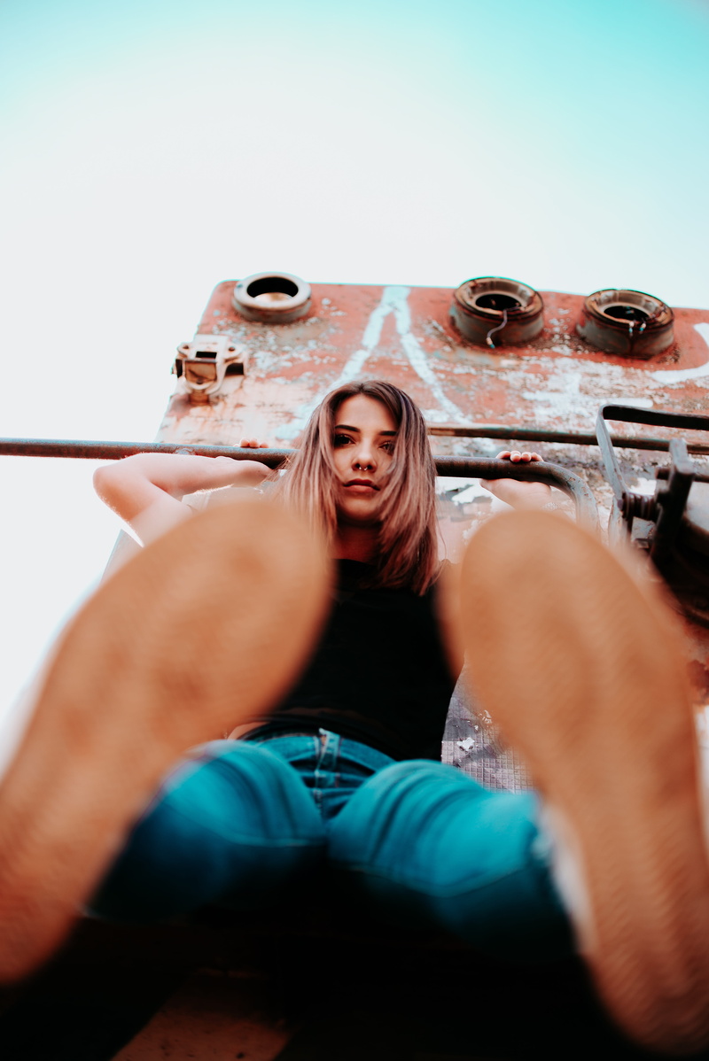 hands, portrait, fashion, daytime, lifestyles, girl, eyes, female, young adult, daylight, hair, model, beautiful woman, front view, 5K, nature, low angle photography