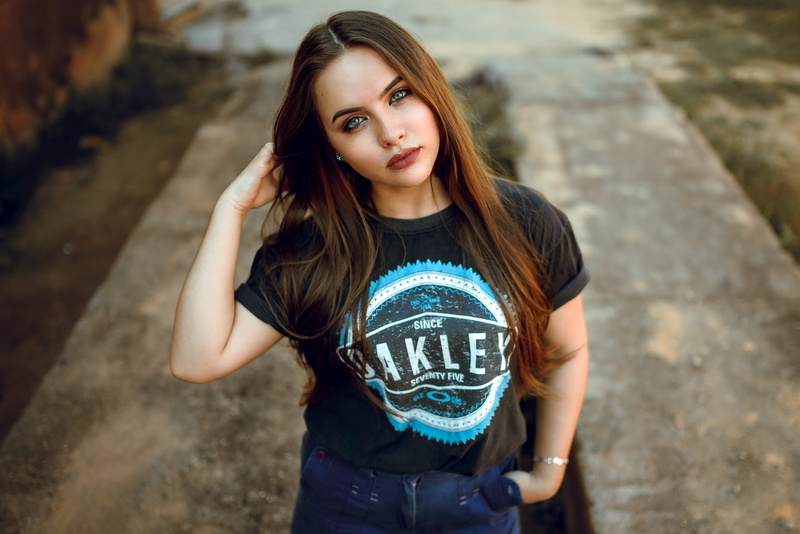 lips, standing, beautiful woman, brunette, casual clothing, smiling, photoshoot, child, 5K, female, woman, model, long hair, young women, shirt, front view