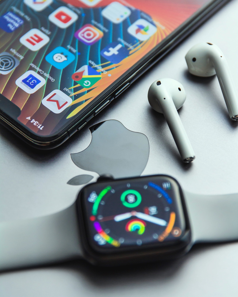 still life, high angle view, wireless technology, technology, multi colored, gray, 4K, selective focus, mobile phone, screen, keypad, no people, connection