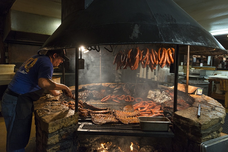 Pit, grill, bbq, grilling, business, cook, chicken, people, smoke - physical structure, pitmaster, Fire, men, Wood, Barbecue, 1080P, cooking, occupation