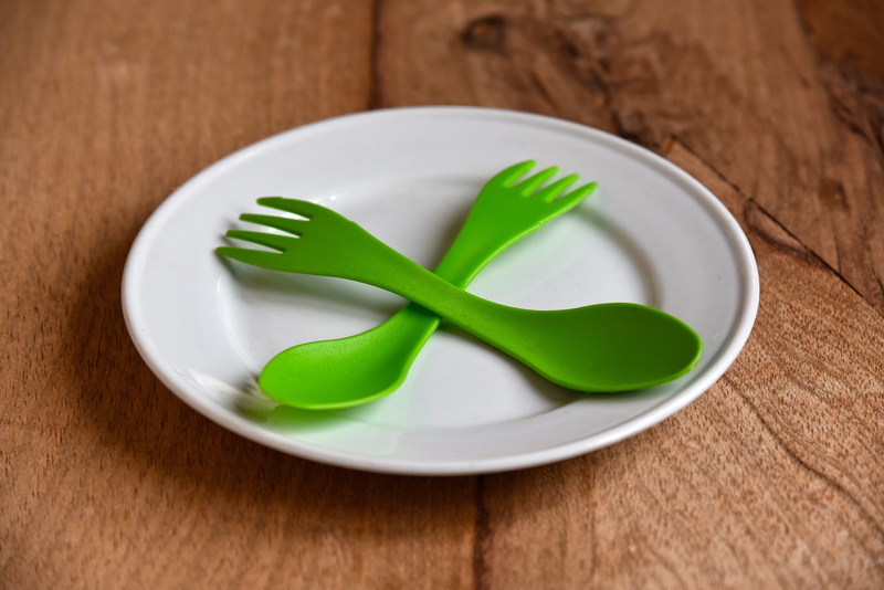 plant part, eating, leaf, 5K, emotion, no people, directly above, tableware, cutlery, wellbeing, close-up, indoors, china, plastic, high angle view, green color
