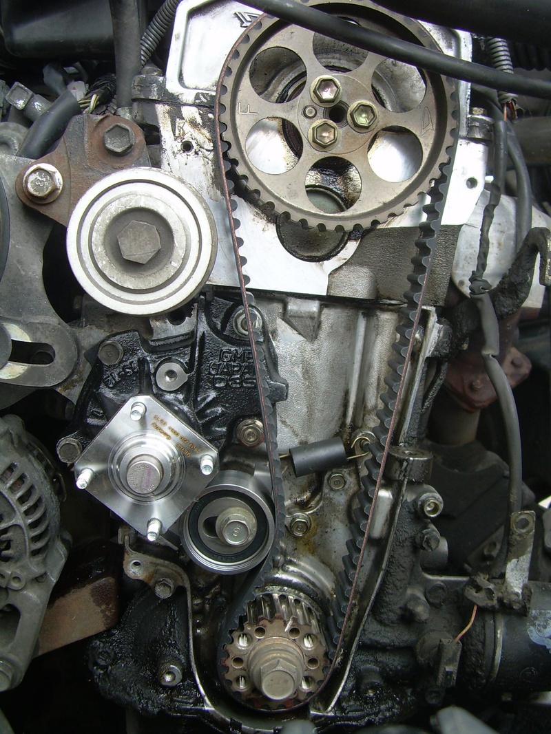 mode of transport, vehicle, car, bar, day, complexity, metal, vehicle part, technology, 1080P, no people, wheel, vehicle interior, machinery, motor vehicle
