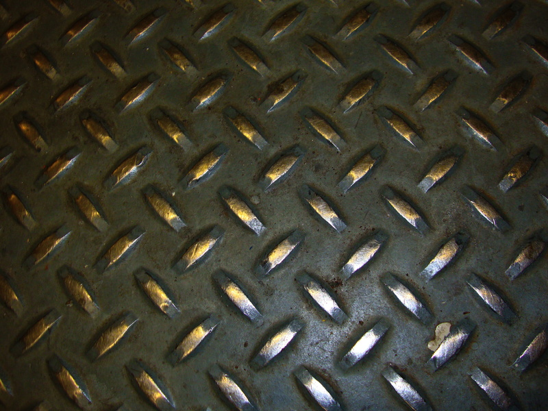 extreme close-up, single object, diamond plate, 2K, silver colored, indoors, full frame, close-up, pattern, textured effect, diamond plate steel, copy space