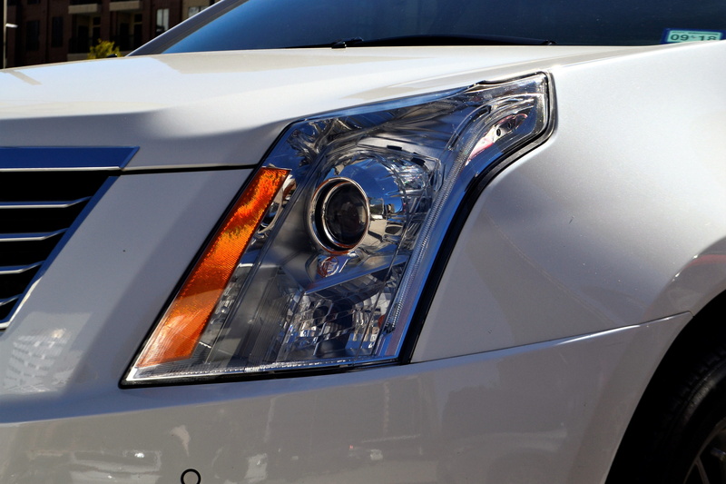 hatchback, license plate, no people, used car, cooling, outdoors, drive, pre-owned, belt, speed, silver colored, 4K, headlight, parking lot, suv, reflector