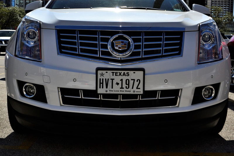cooling, metal, sport, bumper, close-up, outdoors, ventilation, chrome, western script, parking lot, 2017 xt5 crossover, parked, aluminum, modern, industry
