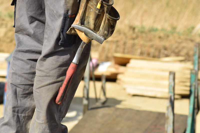 wood - material, midsection, protection, site, one man only, outdoors, selective, construction workers, manual worker, room hammer, craft, wood, 5K, house construction