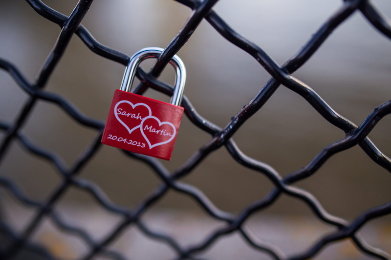 stainless, connection, 5K, outdoors, steel, metal, day, fence, barrier, love padlock, lovelock, love, black, no people, security, hanging, close-up, daytime