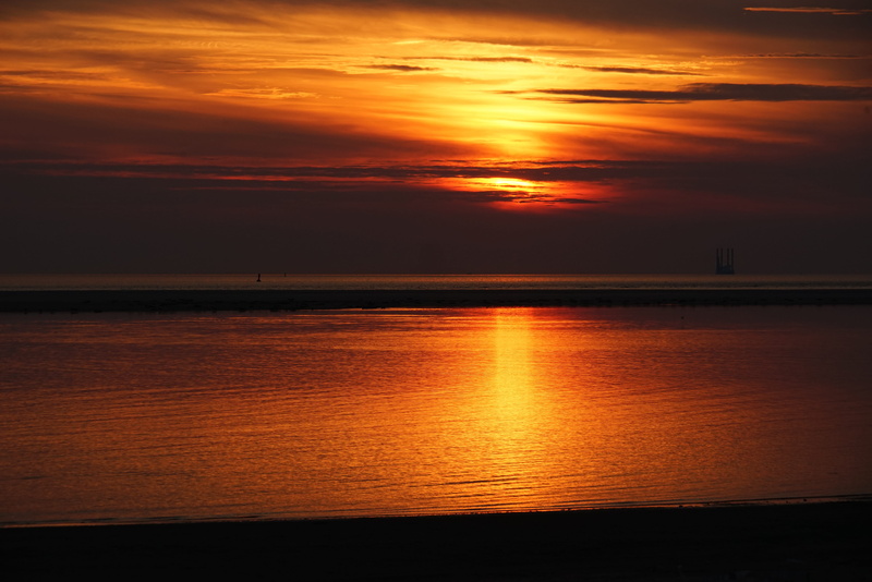 beach, horizon, idyllic, romantic sky, waters, horizon over water, seascape, 5K, sunlight, beautiful, dusk, scenics - nature, dramatic sky, sun, silhouette