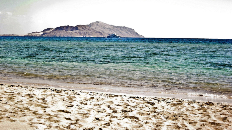 beach, sky, outdoors, turquoise colored, coastline, tranquility, idyllic, ridge, horizon over water, tranquil, wave, paradise, waves, bar, bay, scenic