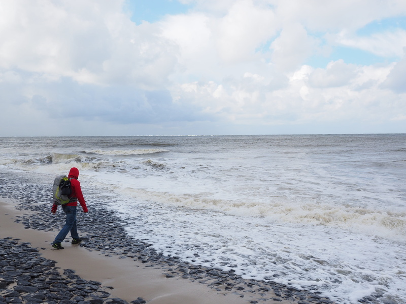cloud - sky, sylt, forward, sandbar, water, coast, real people, black, leisure activity, non-urban scene, 4K, sand beach, the beach fixing, wind, sky