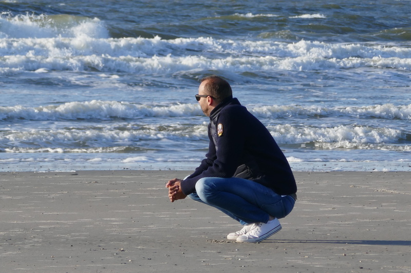 bank, sandbar, ocean, surfing, outdoors, beach, full length, lifestyles, real people, relax, men, wave, motion, sand, time out, waters, aquatic sport, sport