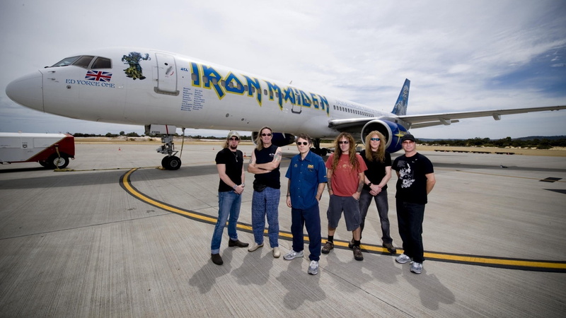 air Travel, airplane, airport, journey, iron maiden, passenger, private Airplane, travel Destinations, standing, t, shirt, full length, commercial Airplane