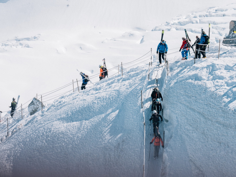 5K, mountain, cold temperature, scenics - nature, leisure activity, vacations, leisure activities, group of people, chamonic, holiday, snowboarding, aiguille du midi