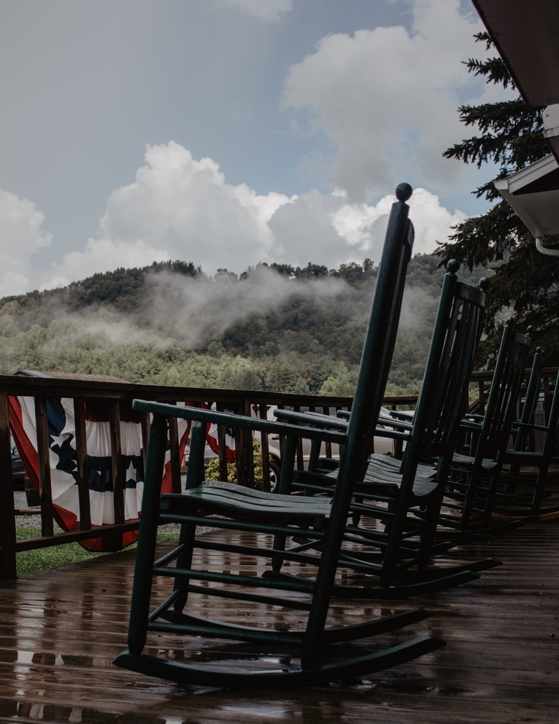 cabin, wood - material, water, seat, mountains, outdoors, 5K, beauty in nature, old fashioned, day, rocking chair, mountians, house, chill, flag, sky