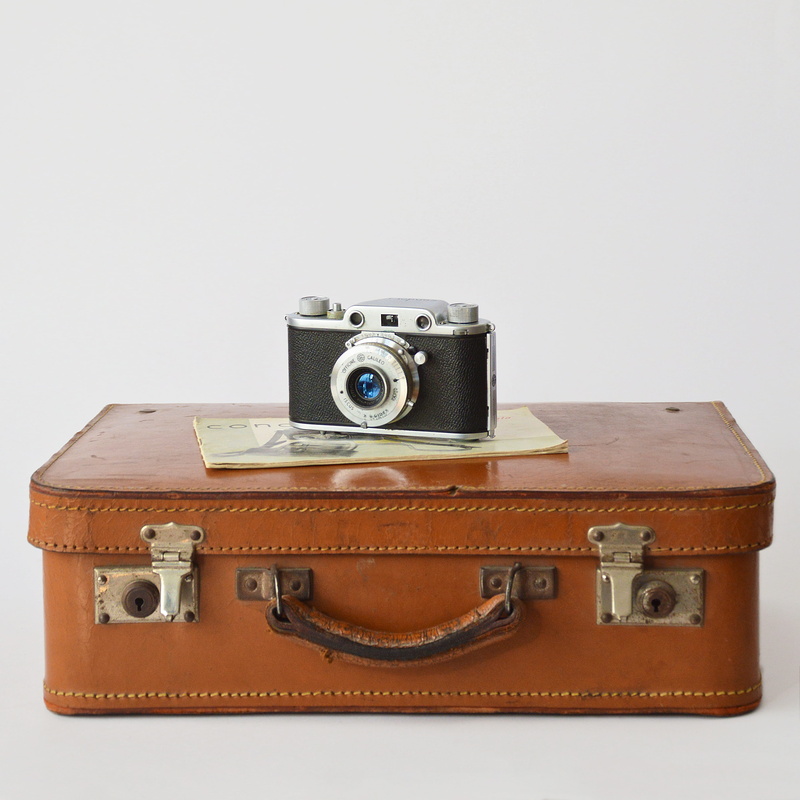 vintage, metal, camera - photographic equipment, antique, technology, bag, equipment, old, the past, indoors, leather, odl, white background, camera, analog