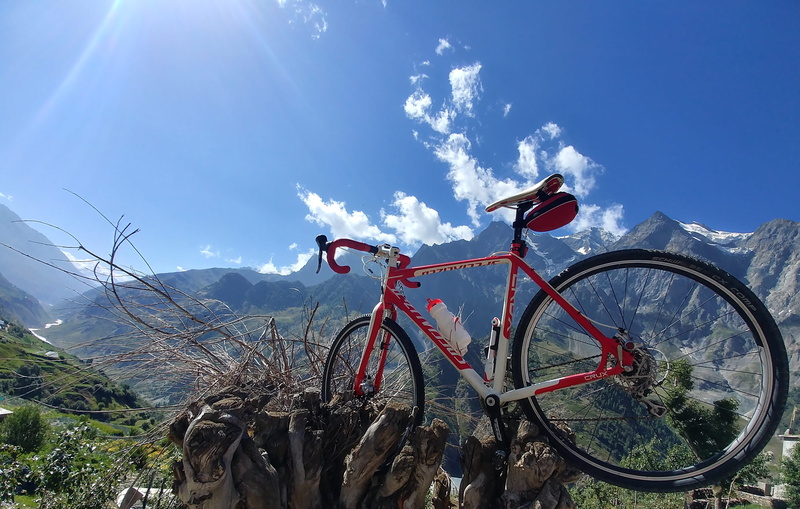 no people, sunlight, cloud - sky, extreme, india, adventure, manali, outdoors, cycle, nature, blue, himalayas, plant, wheel, 4K, tranquil scene, low angle view