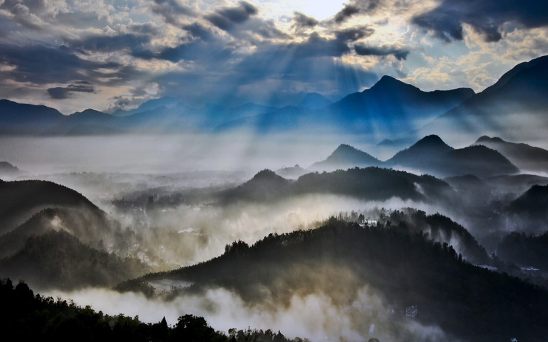 majestic, Taiwan, scenics - nature, sun rays, mist, fog, mountain peak, nature, tree, cloud - sky, clouds, environment, mountain range, idyllic, 1080P