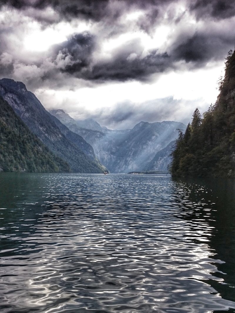 water, sky, scenics, lake view, bergsee, remote, beauty in nature, outdoors, cloud - sky, lake, holiday, scenics - nature, mountain Range, waterfront, no people
