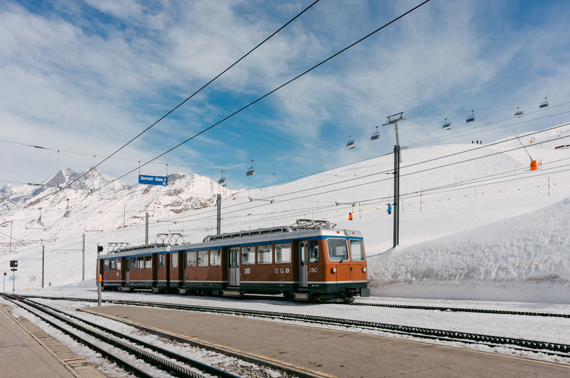 destination, arrival, ski, hill, mountain, altitude, europe, railroad station, bahn, alps, alpine, landmark, vacation, tourism, no people, station, railway