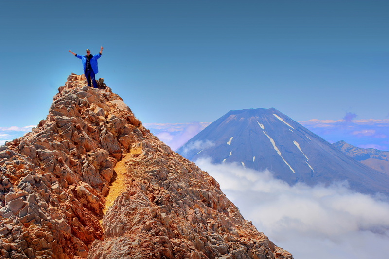 scenic, full length, Mount, person, volcano, brown, landscape, outdoors, ruapehu, mount, wild, 5K, Mountains, outdoor, human limb, snow, leisure activity