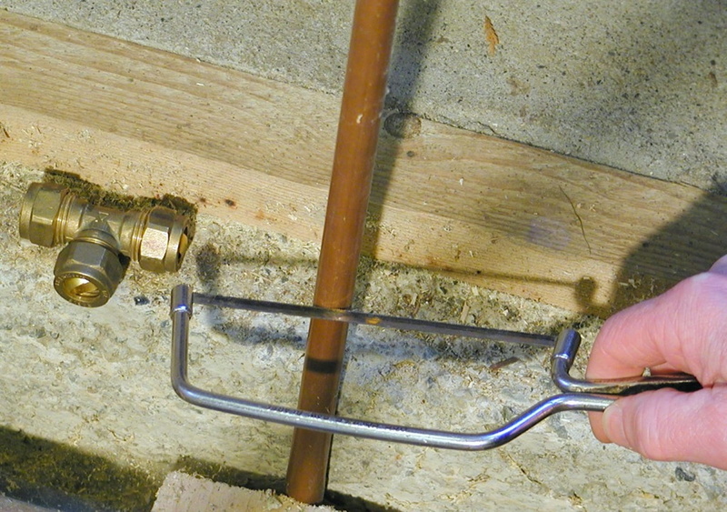 hacksaw, leisure activity, nature, person, finger, maintenance, hand, cutting, human finger, water, lifestyles, body part, connecting, Pipe, human hand