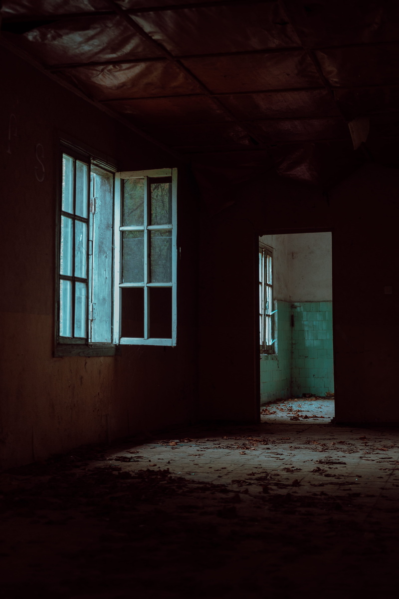 dark, gloomy, empty, window, floor, melancholy, mysterious, indoors, horror, abandoned, mystery, house, architecture, room, old, no people, building, dirty