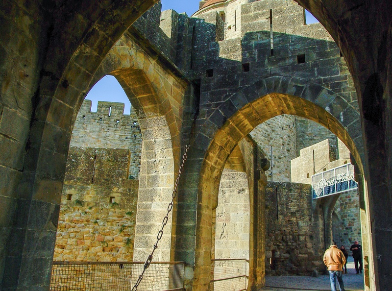 old ruin, travel destinations, medieval castle, history, arched, brick, rear view, leisure activity, adult, men, day, real people, old, building, ramparts