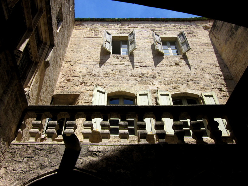 outdoors, architecture, low angle view, staircase, roussillon, no People, travel Locations, Montpellier, the past, architecture And Buildings, sunlight