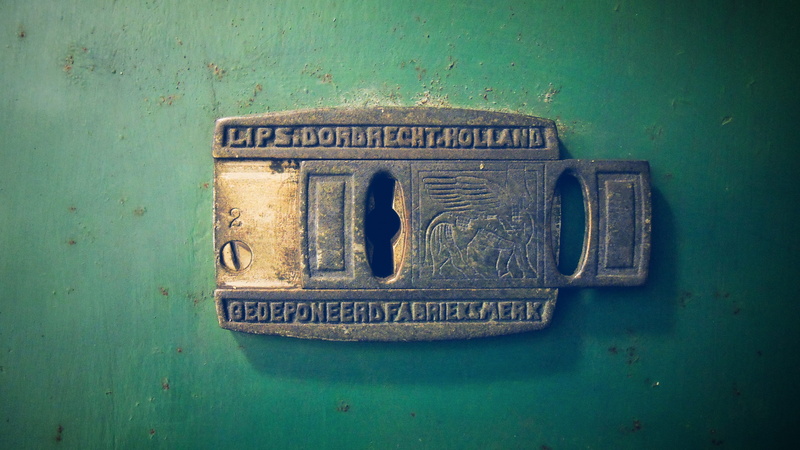 blue, no people, indonesia, 4K, deposit, safety, green color, communication, text, wall, western script, day, dutch, key hole, rusty, surabaya, technology