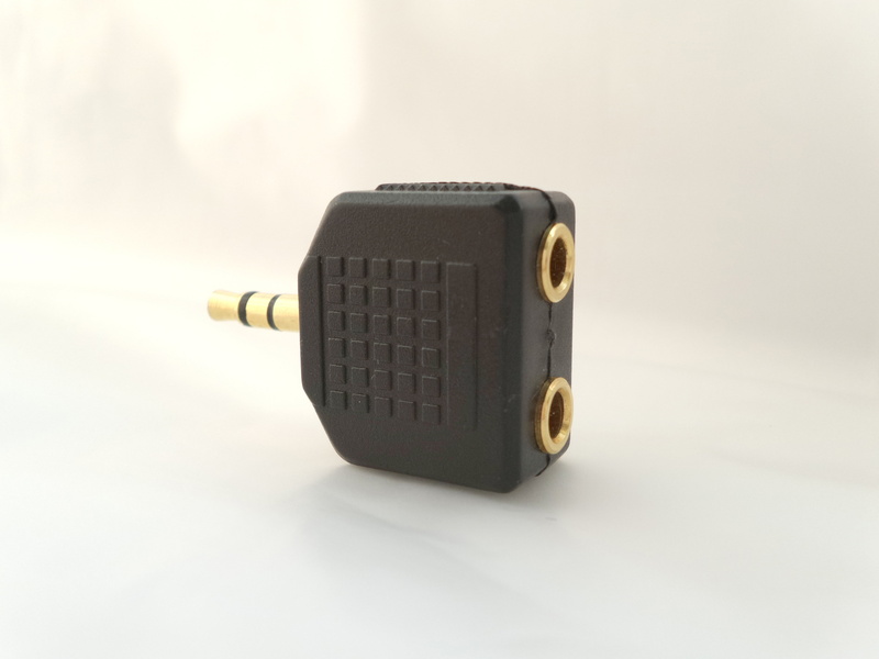 mix, internet, no people, adapter, mini, music, plug, equipment, close-up, audio, single object, jack, connector, indoors, computer network, global communications
