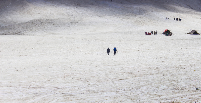 group of people, high angle view, lifestyles, journey, men, kashmir, land, himalaya, leisure activity, scenery, scenics - nature, tourism, landscape, valley