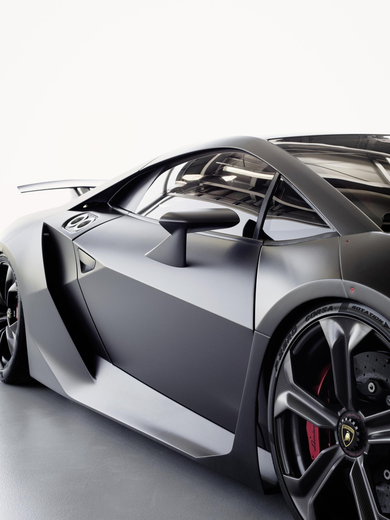 copy space, sesto, elemento, no people, luxury, shiny, white background, lamborghini, wheel, car, transportation, studio shot, mode of transportation, silver colored