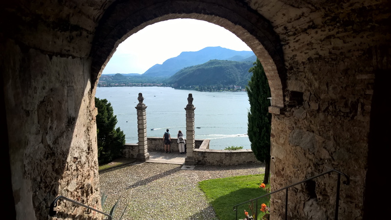 beauty in nature, nature, sunlight, day, famous Place, wall, plant, history, mountain, travel Locations, travel, arch, no people, outdoors, river, built structure