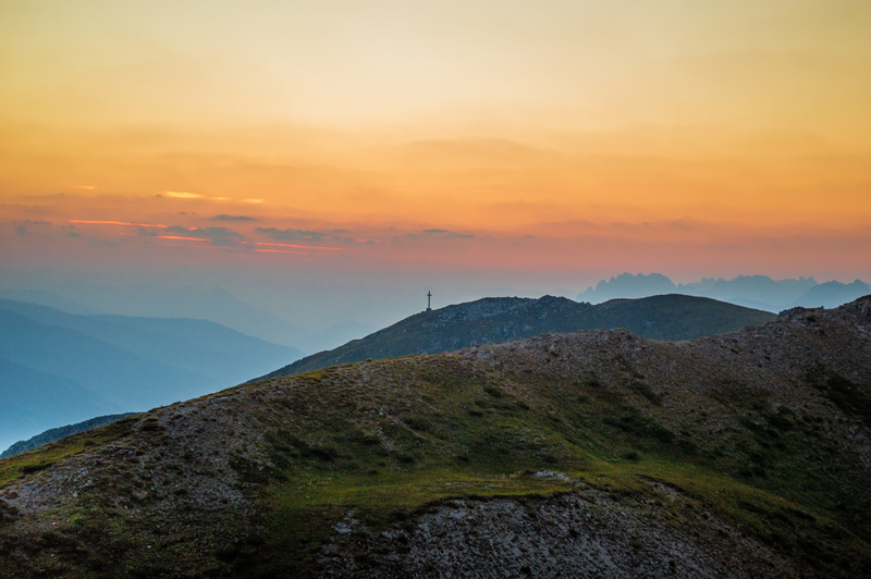 cross, god, land, nature, orange, mountain range, idyllic, sunrise, no people, faith, blue, mountain peak, 5K, mountain, summit, symbol, beauty in nature