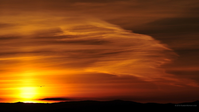 orange color, tranquility, outdoors, beauty in nature, tranquil scene, naturaleza, horizonte, awe, idyllic, yellow, nubes, dramatic sky, amanecer, sunset