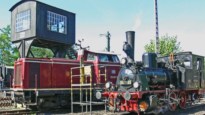 train, tradition, oldtimer, track, tree, bochum-dahlhausen, diesel locomotive, steam train, locomotive, t 3, the form of signal, train - vehicle, land vehicle