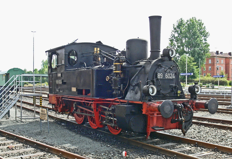 clear sky, upper franconia, locomotive, operational, track climb, german steam locomotive museum, farmdog, verschublok, t 3, plant, outdoors, ddm, bahnbetriebswerk