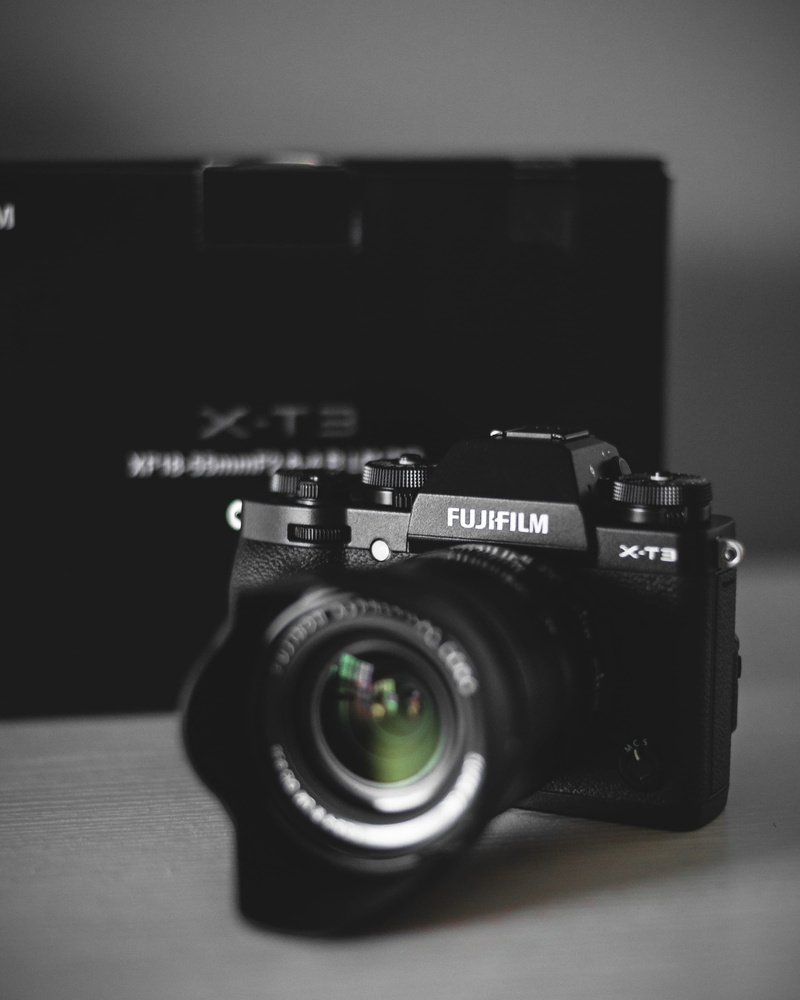 no people, lens - eye, 2K, lens - optical instrument, selective focus, slr camera, black, still life, retro styled, activity, photography themes, close-up