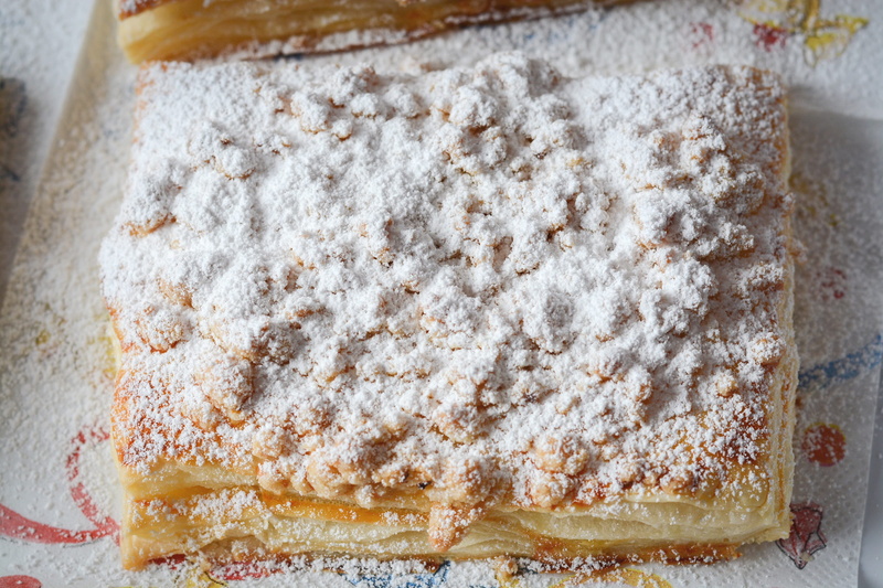 cake, fruit, baked, bakery, food, french food, sweet food, patter pillows, no people, puff pastry, streusel, icing sugar, powdered sugar, dessert, eat