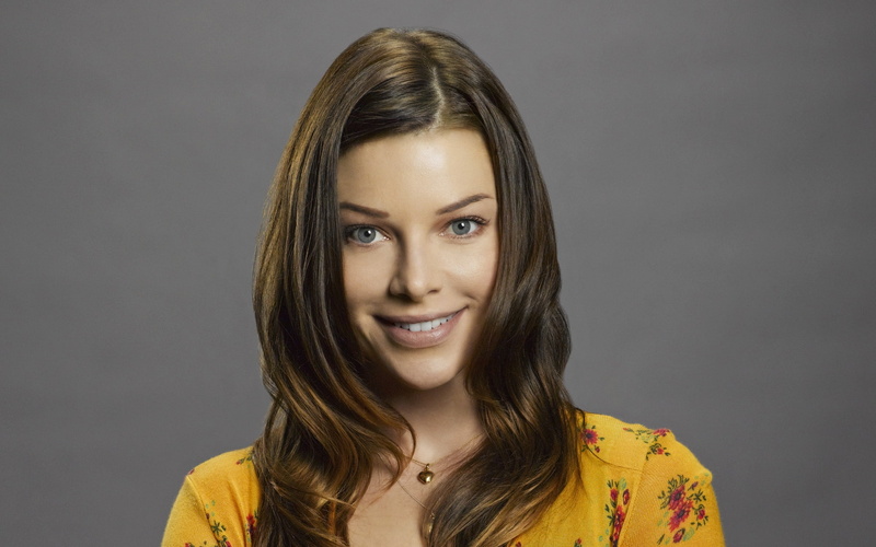 hairstyle, looking at camera, portrait, happiness, brunette, women, gray, 1080P, actress, one person, Girls, beauty, lauren german, front view, headshot