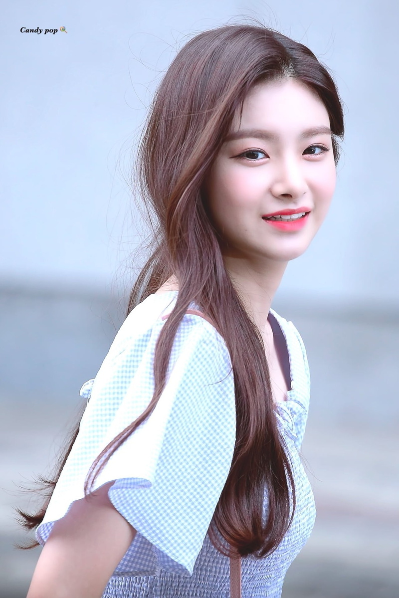 720P, K-pop, EVERGLOW, Wang Yiren