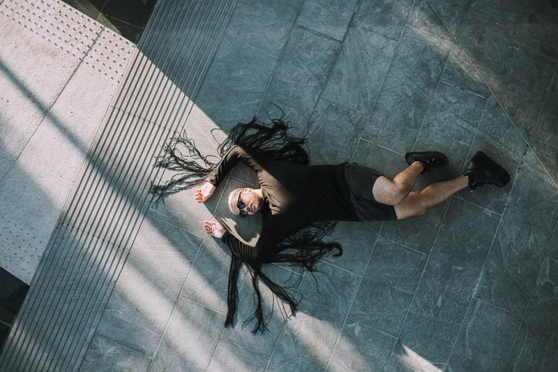 5K, eye, bird, full length, lying down, directly above, ground, relaxation, lying on back, hopelessness, high angle view, casual clothing, fringe, view
