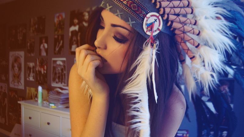 women indoors, closed eyes, women, 1080P, model, indian hat, brunette, Melanie Iglesias