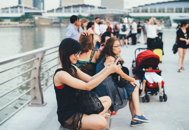 adult, caucasian Ethnicity, city, 4K, lifestyles, black, focus, tank, water, city Life, wearing, top, woman, women, architecture, friendship, making, behind