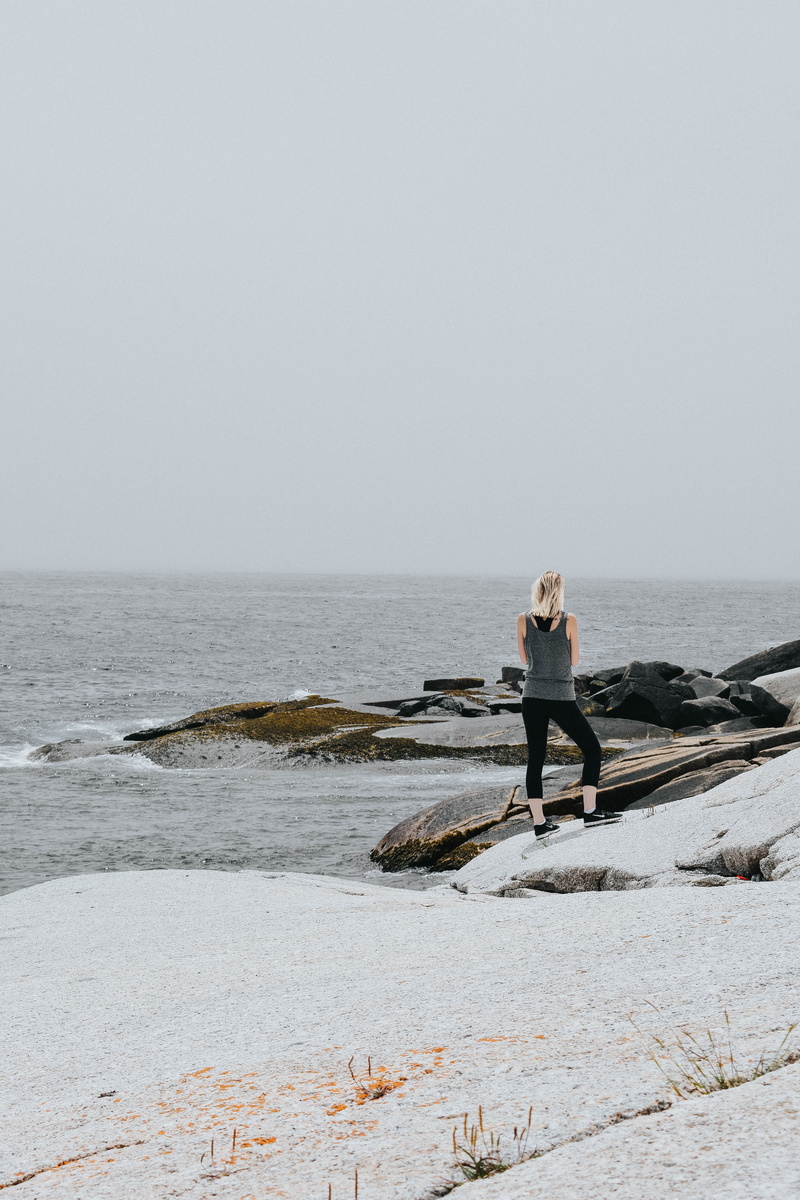 beach, body, sky, scenics - nature, real people, horizon over water, standing, one woman only, moving Activity, tank, only women, rock, young Women, one Person