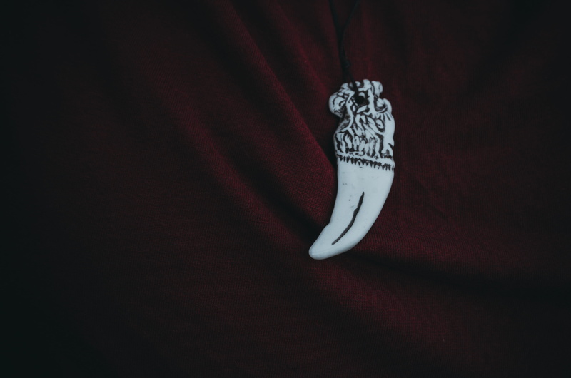 close-up, wrinkles, waves, creativity, white teeth, still life, tooth, copy space, wrinkle, 4K, minimalistic, indoors, black, teeth, black and red, studio shot