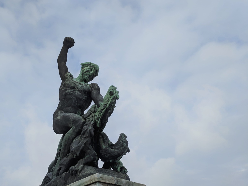 statue, patina, fight, outdoors, bronze, warrior, cloud - sky, representation, sky, dragonslayer, the past, memorial, day, soldier, nature, 2K, teampixel